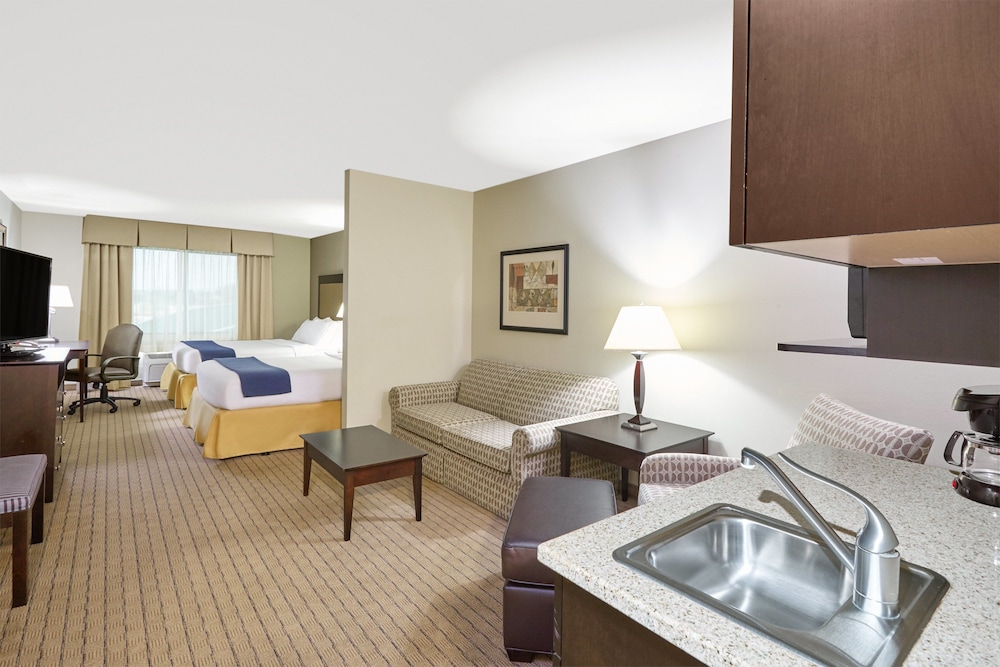 Holiday Inn Express Hotel & Suites Madison Verona by IHG - photo 17