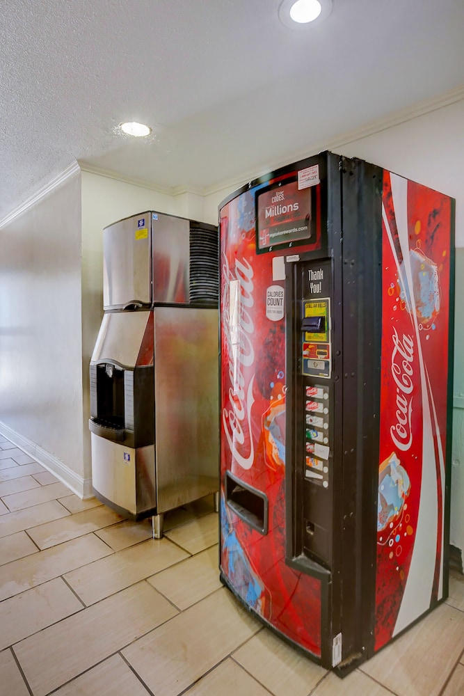 OYO Hotel Tyler Northwest Mineola Hwy - photo 28