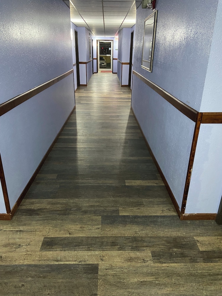 Plymouth Suites Hotel - photo 18