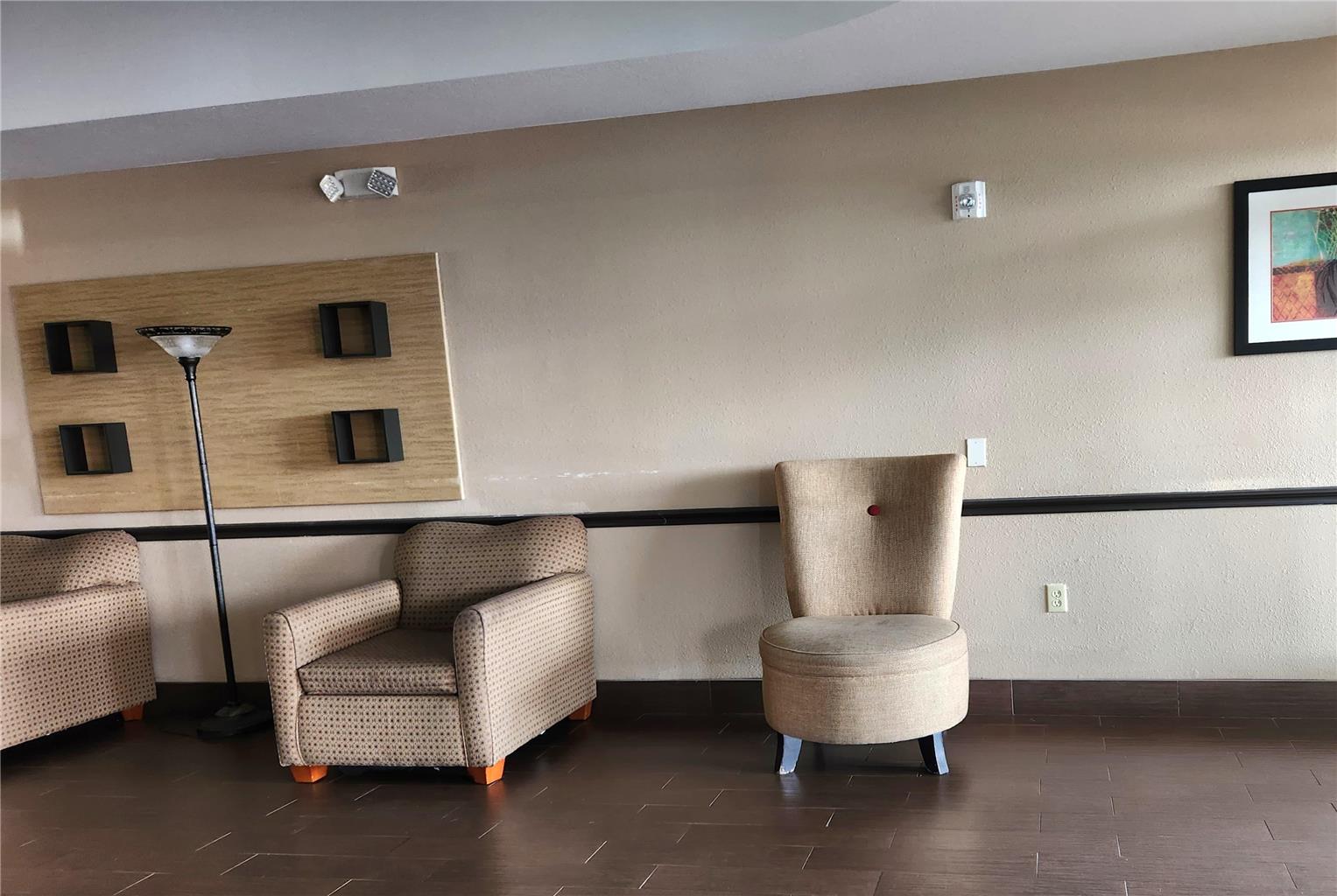 Days Inn & Suites by Wyndham Houston West Energy Corridor - photo 5