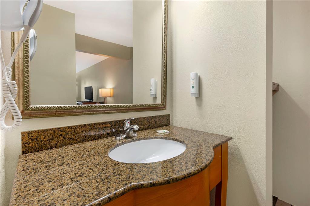 Quality Inn Lumberton North - photo 8