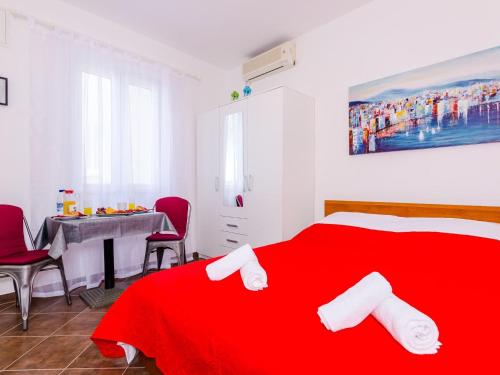 Miracle Apartments Studio Apartment with Terrace and City View