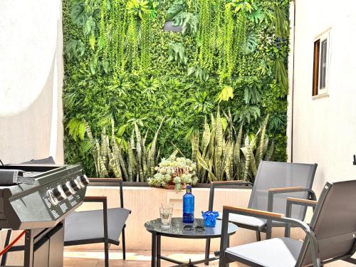 Charming Sliema Home Steps from Sea & Promenade — 4-Star Luxury Hotel in Sliema, Malta