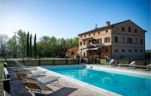 6 Bedroom Beautiful Home In Treia — 4-Star Luxury Hotel in Treia, Italy