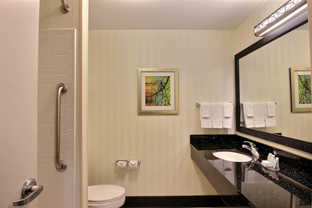 Fairfield Inn & Suites by Marriott Milwaukee Airport - photo 152