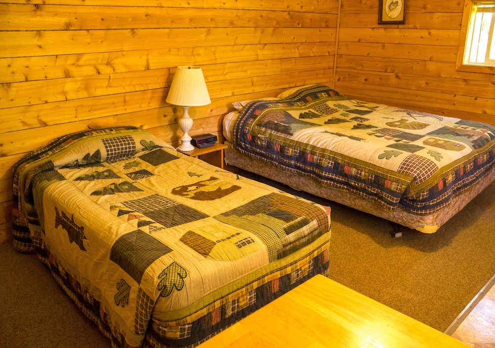 Midnight Sun Log Cabins - photo 40
