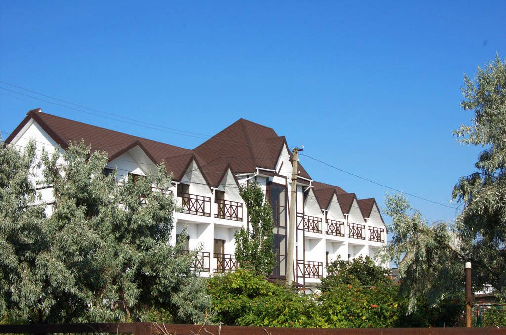 Shato - carbon neutral hotel in Zatoka