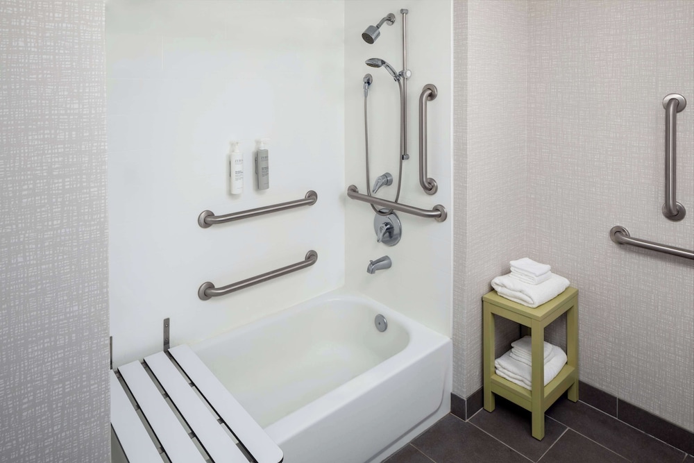 Hampton Inn & Suites Savannah I 95 South Gateway - photo 13