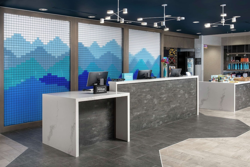 Tru by Hilton Denver Airport Tower Road - photo 4