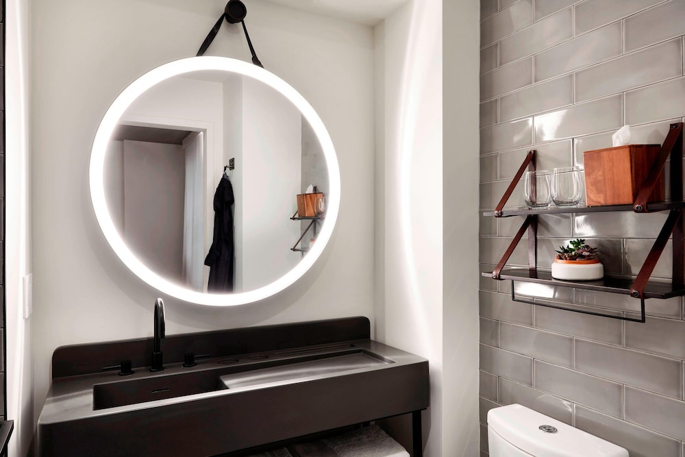 Moxy NYC Downtown - photo 31