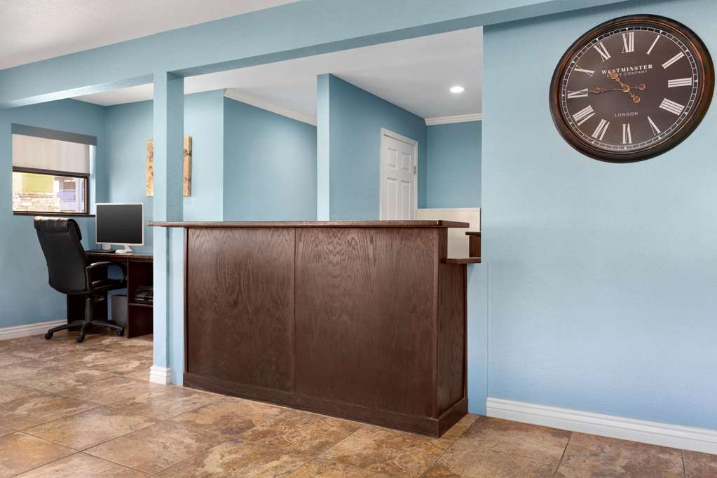 Days Inn by Wyndham Ruidoso Downs - photo 6