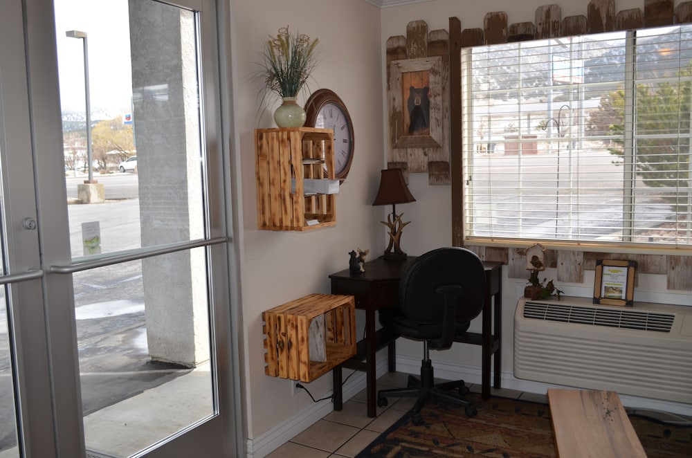 National 9 Nephi 9 Inn - photo 3