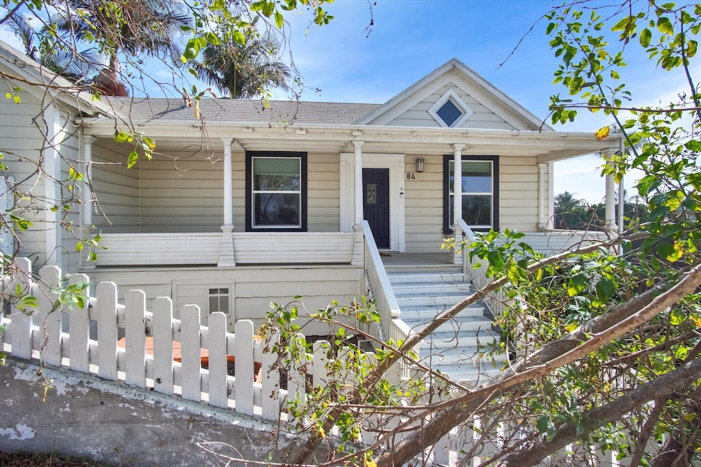 Ventura Downtown Minutes to Beaches in Ventura, United States