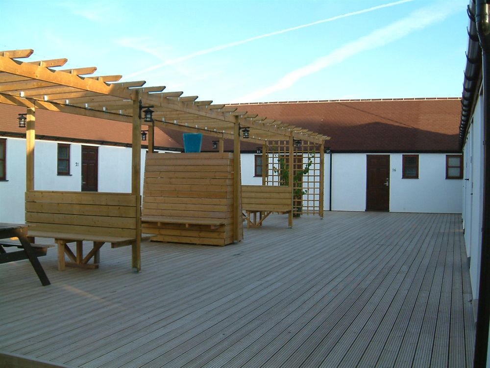 The Dark Barn Lodge Guest House — 4-Star Luxury Hotel in Gloucester, United Kingdom