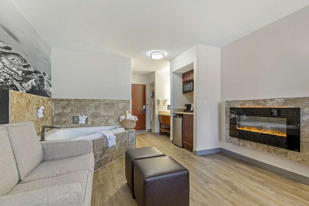 Comfort Suites Golden West on Evergreen Parkway - photo 17