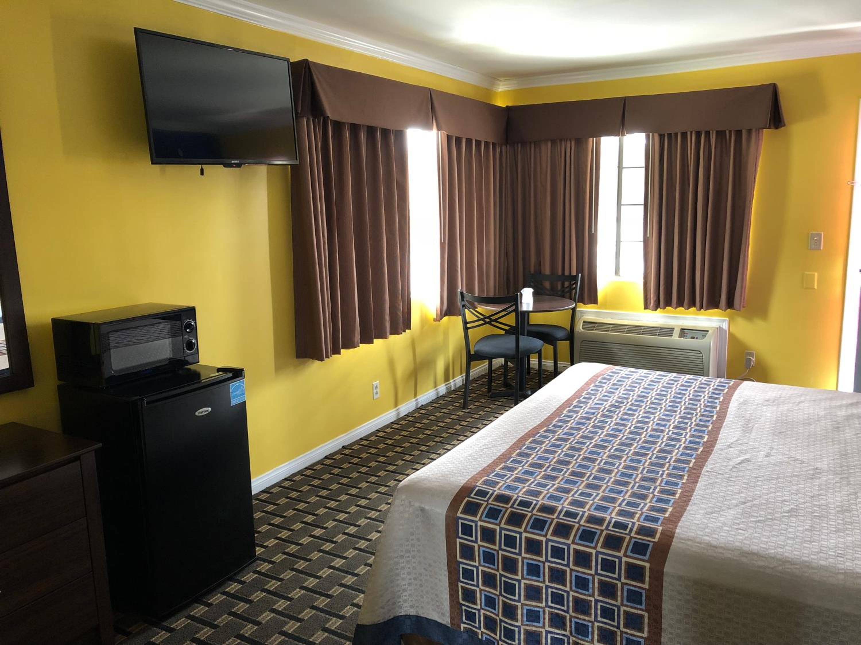 Whittier Travel Inn - photo 20