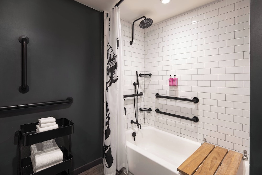MOXY Memphis Downtown - photo 26