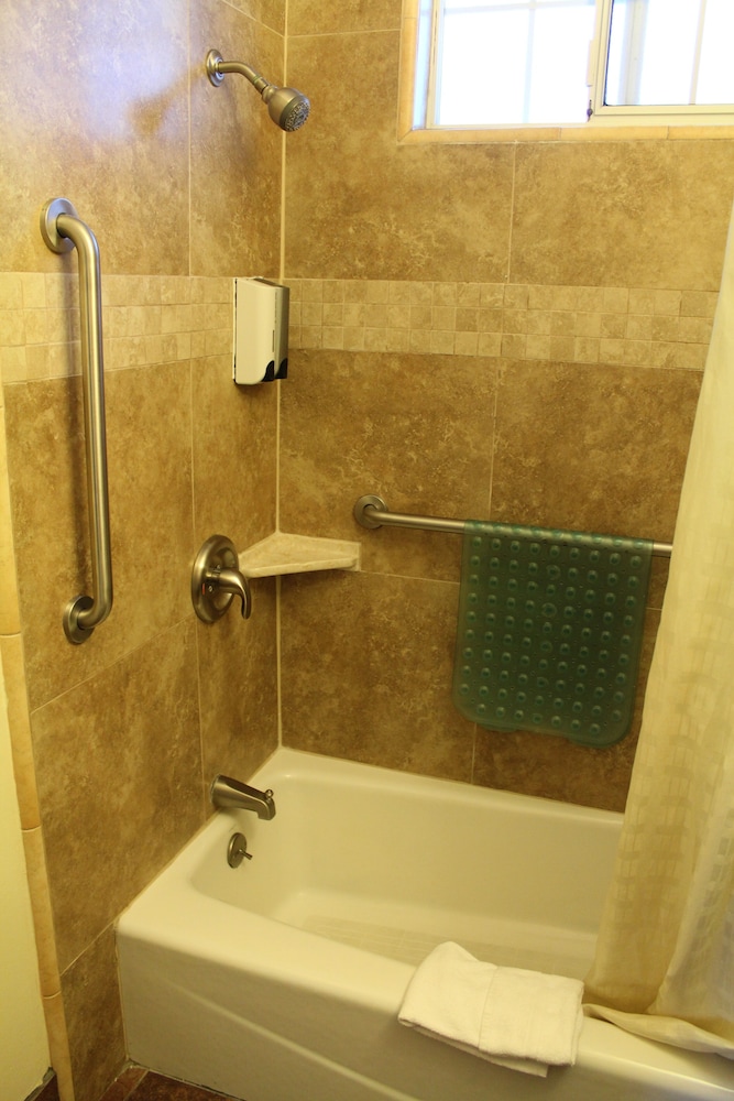 Riverside Inn & Suites Santa Cruz - photo 43