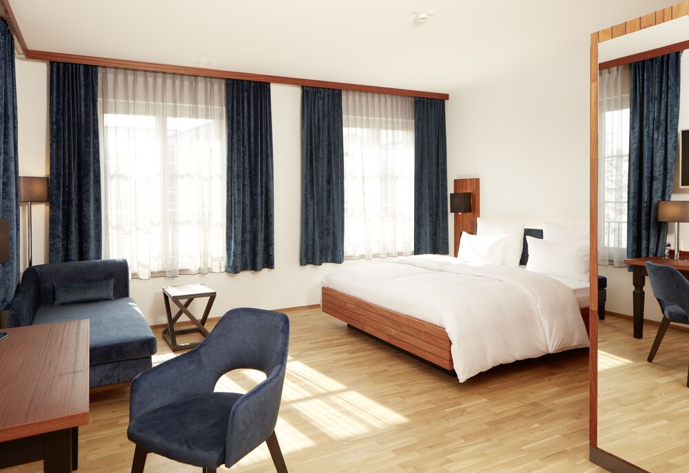 Seehotel Villa Linde — 4-Star Luxury Hotel in Ludwigshafen Am Rhein, Germany