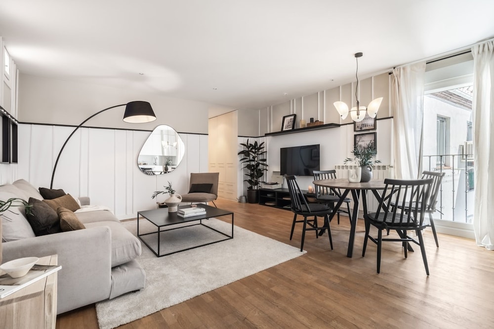 Oeste 2 Bedrooms in Chueca Madrid