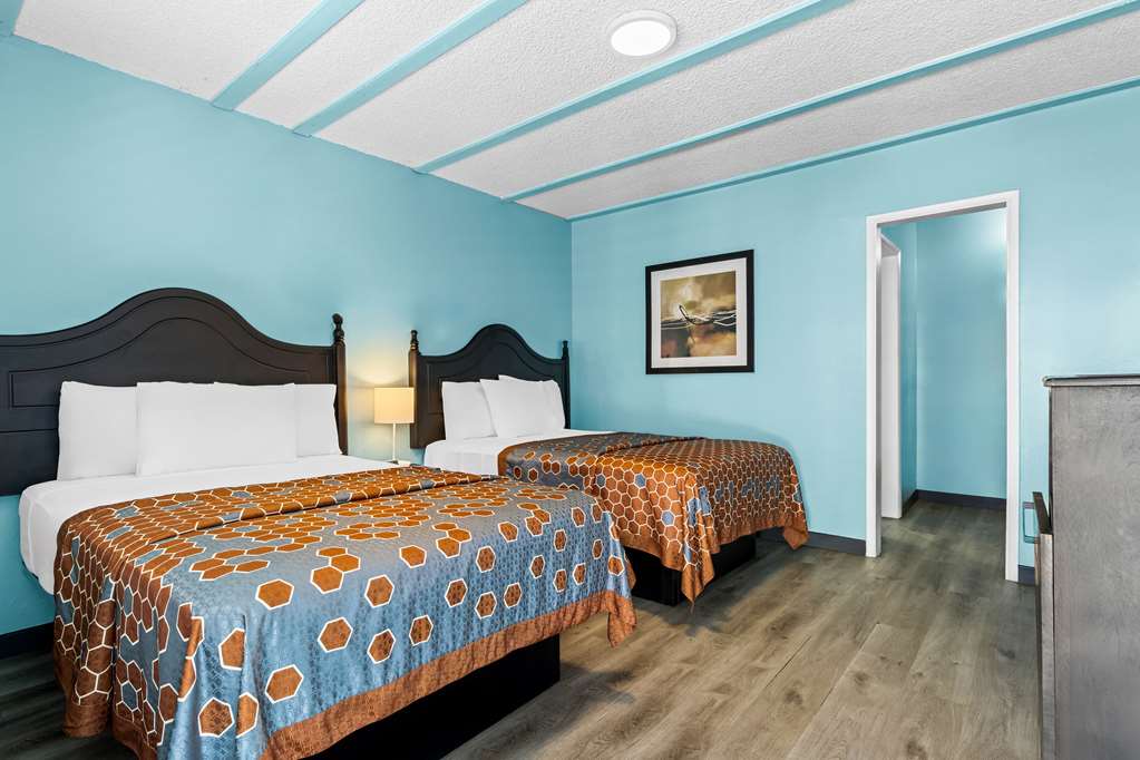 Rodeway Inn & Suites North Hollywood Burbank Airport Universal Area - photo 12