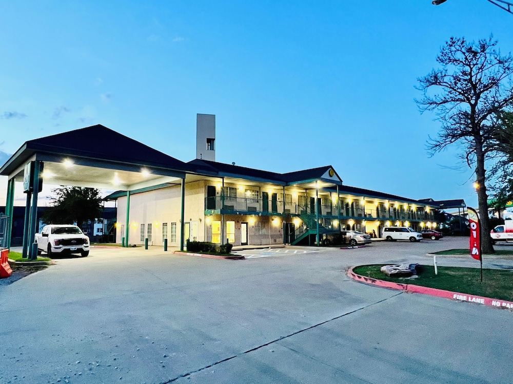 Rodeway Inn Garland Harbor Point - photo 8