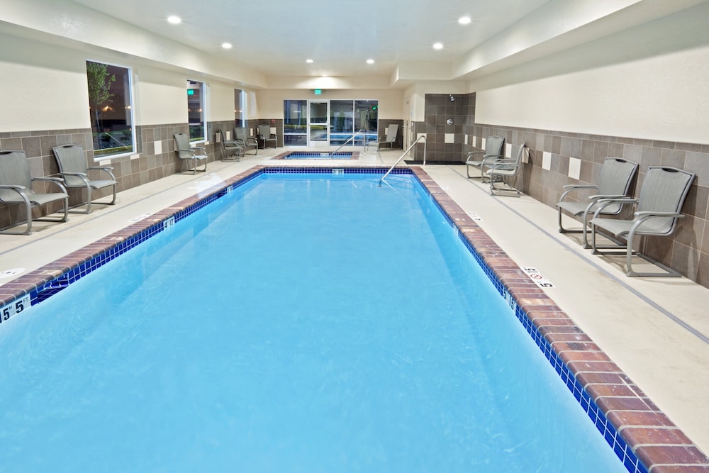 Holiday Inn Express & Suites Sumner Puyallup Area - photo 15