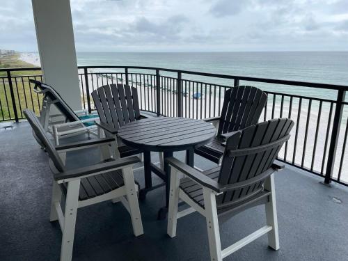 Nautilus 1606 Gulf Front 2 Bedroom 6th Floor Huge Wraparound Balcony — 4-Star Luxury Hotel in Fort Walton Beach, United States