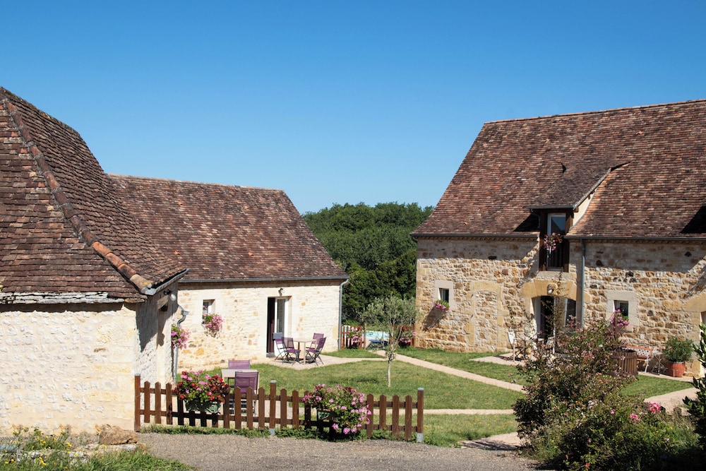 Domaine de Janis Spa de nage — 4-Star Luxury Hotel in Le Vigan, France