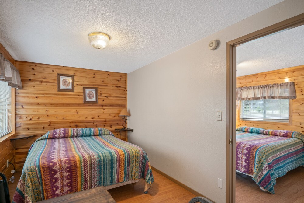 Crater Lake Resort - photo 10
