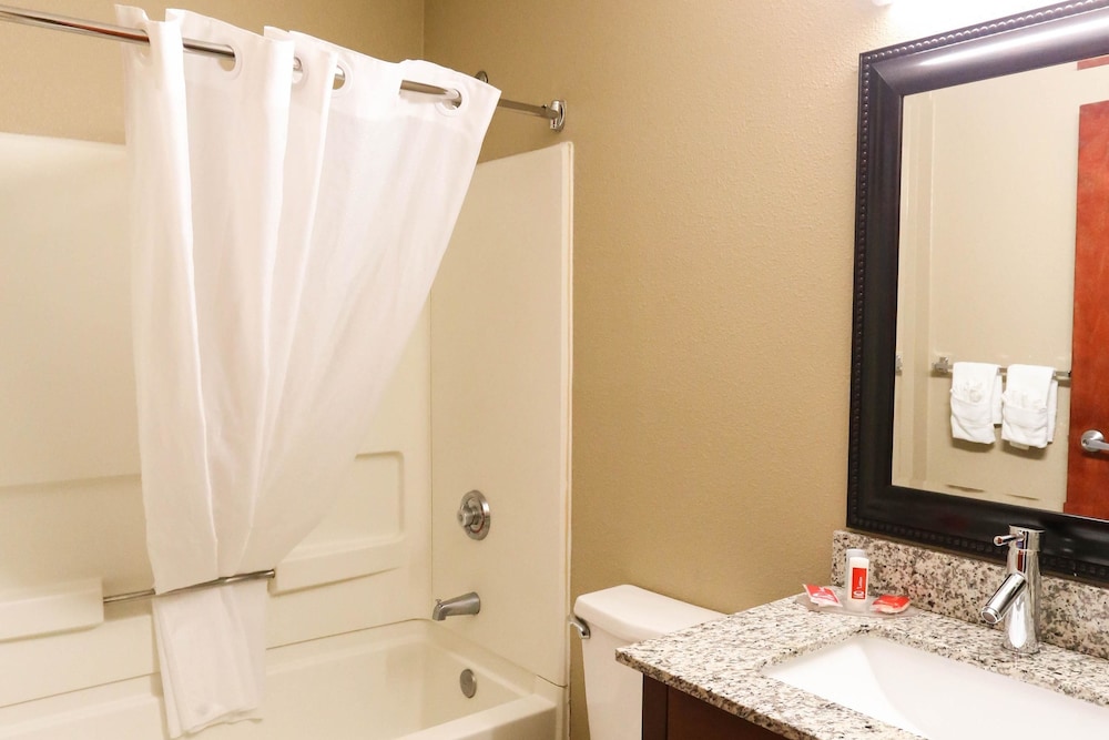 Greenville Pelham Inn by IHG - photo 41
