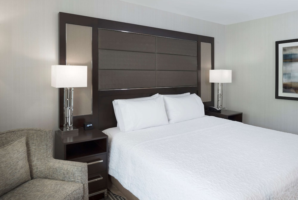 Hampton Inn & Suites Bridgewater - photo 10