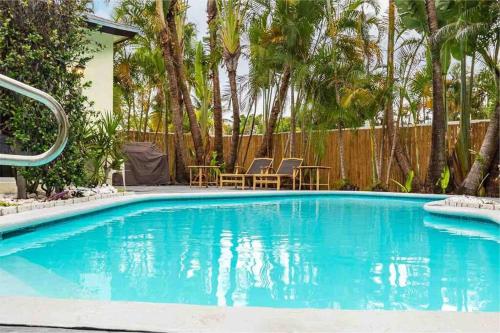 Tropical Oasis with Heated Pool — hotel in Boynton Beach