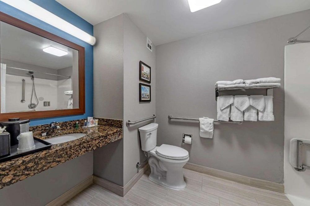 Garner Hotel Oklahoma City Quail Springs by IHG - photo 27