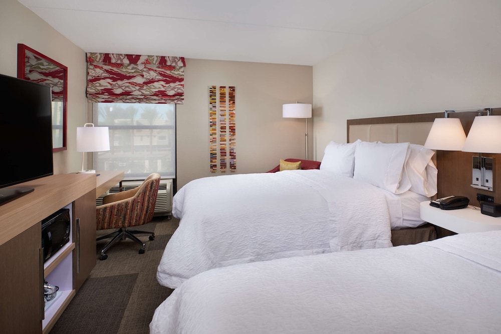Hampton Inn & Suites Phoenix Scottsdale on Shea Boulevard - photo 23