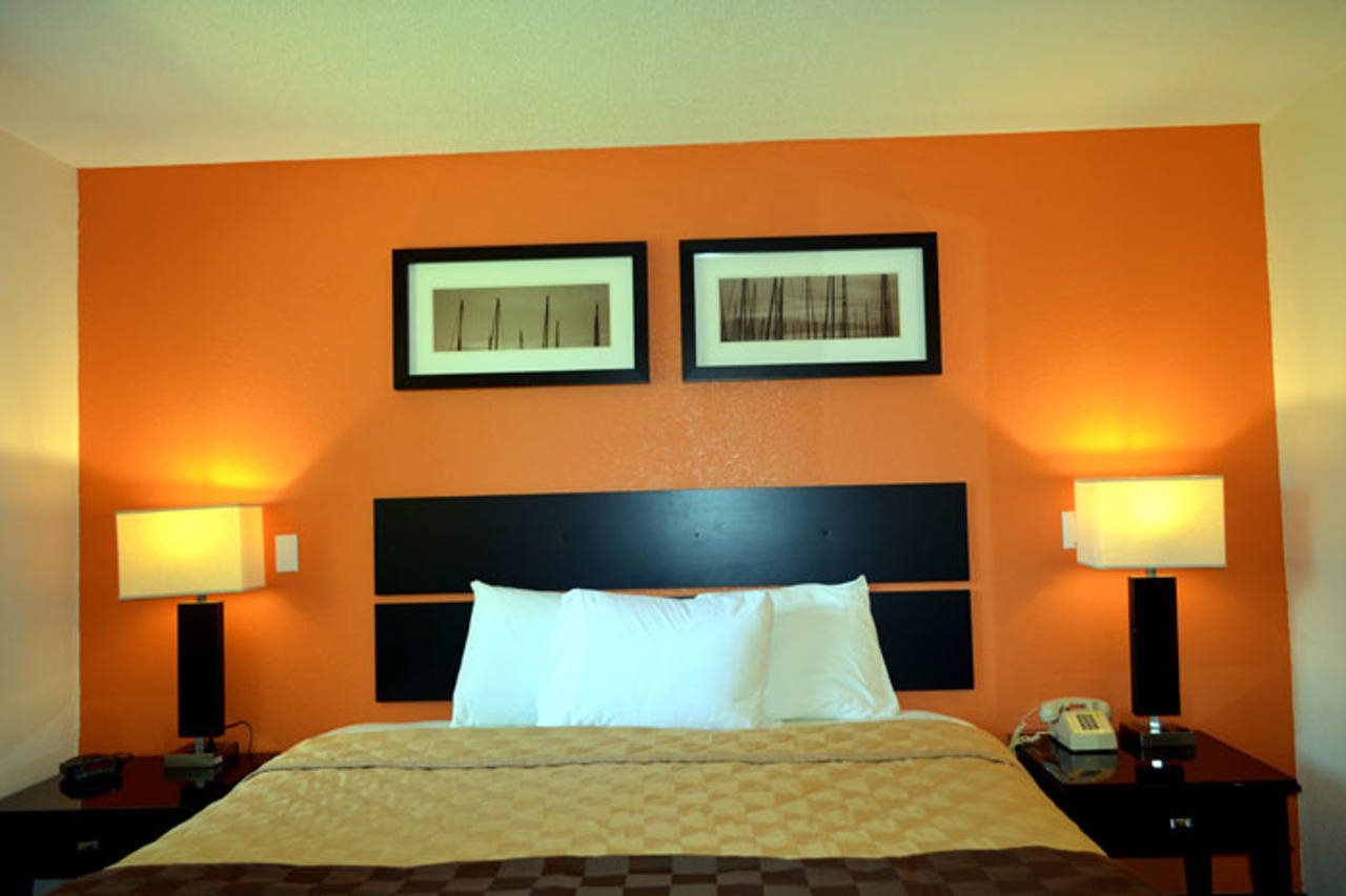Enfield Inn - photo 13