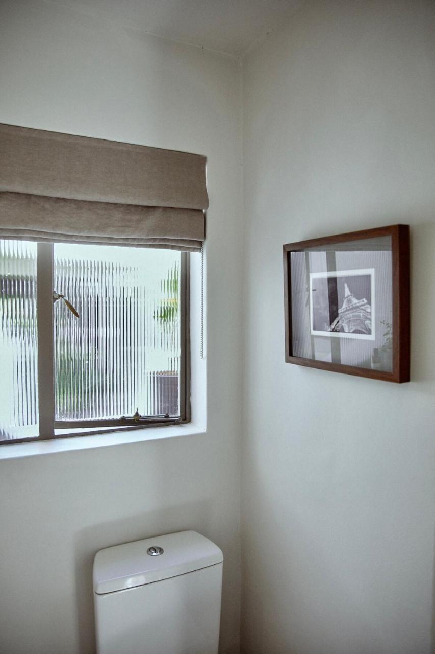 Bantry Bay Stylish Studio in Front Row Location