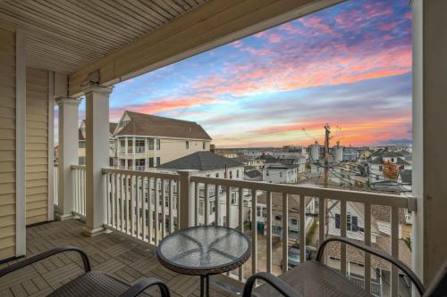 Ocean Views Balcony K Street Penthouse 5 — Hampton
