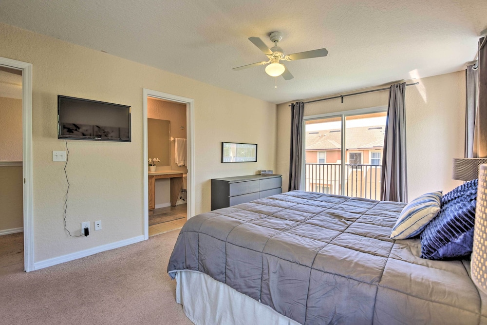 Cozy Resort Townhome w Gas Grill 3 Mi to Disney - photo 11