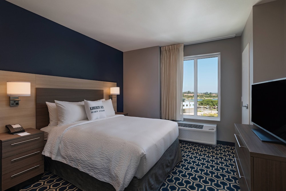 TownePlace Suites by Marriott San Diego Airport Liberty Station - photo 13