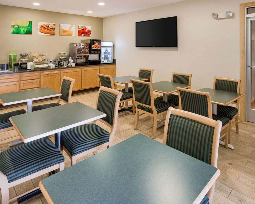 Quality Inn near Northtown Mall & National Sports Center - photo 22