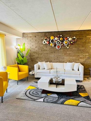 Honoray Kes — 4-Star Luxury Hotel in Monroeville, United States