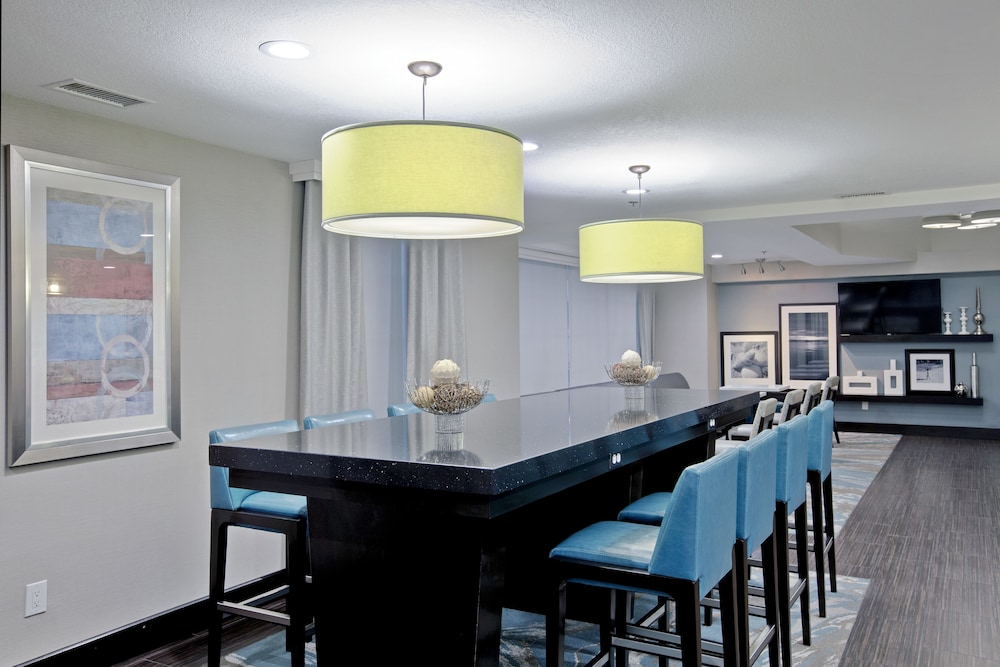 Hampton Inn & Suites Hermosa Beach - photo 51