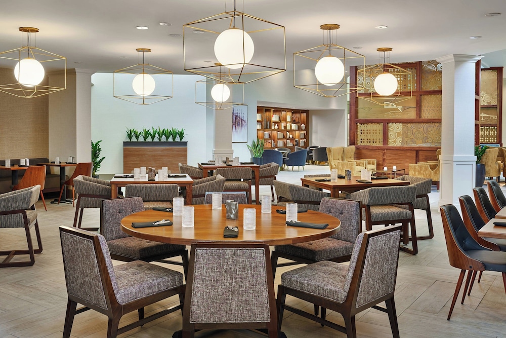 Sheraton Portland Airport Hotel - photo 17