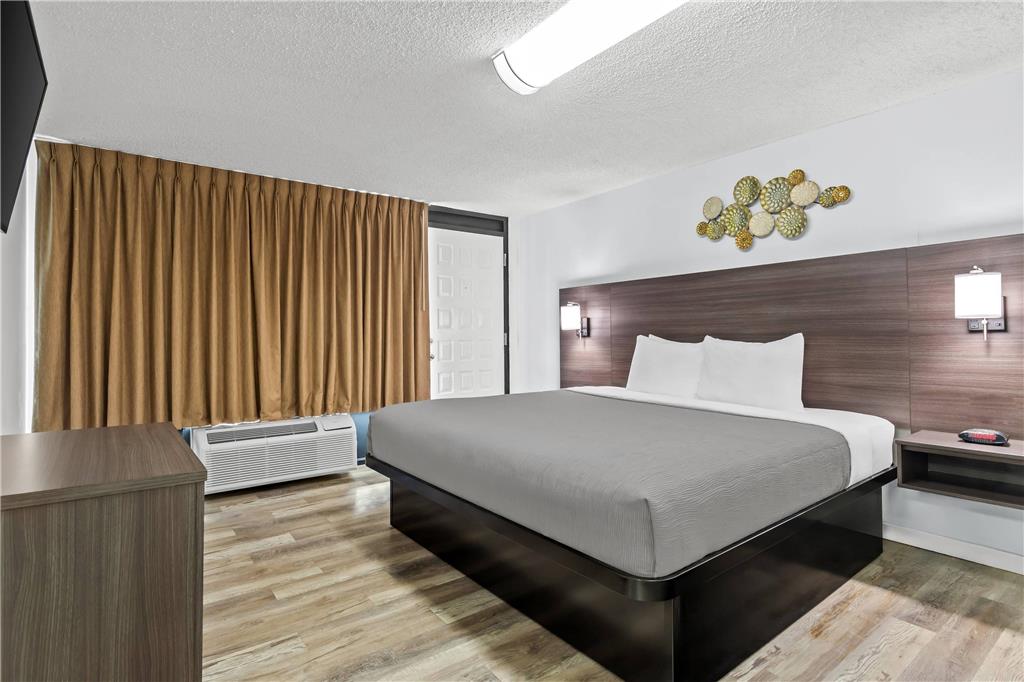Quality Inn & Suites at Tropicana Field - photo 54