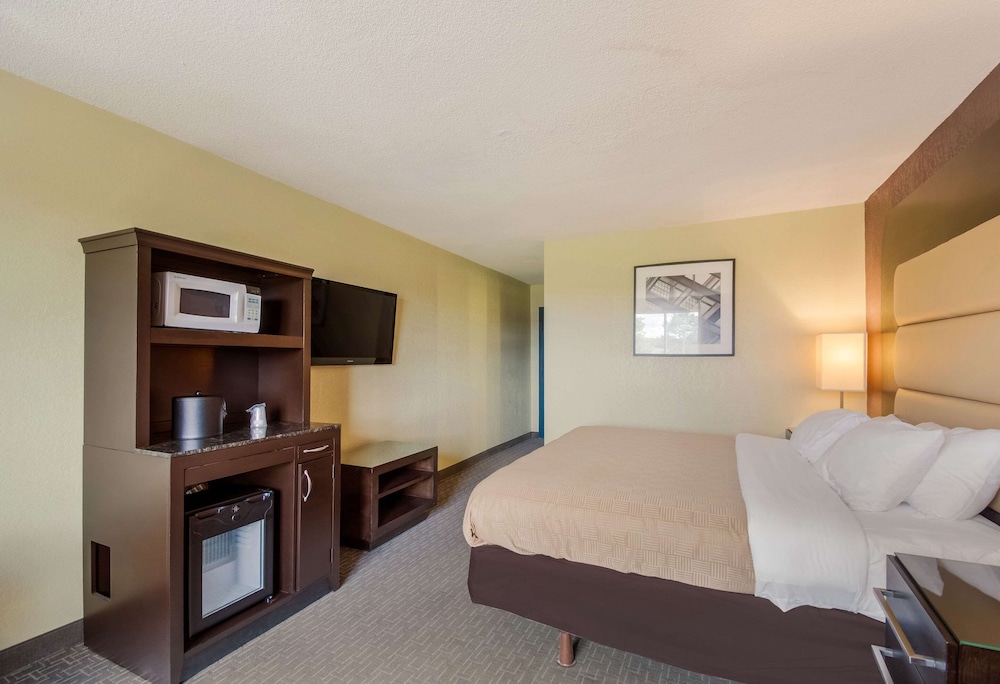 Clarion Inn Hurley WI in Hurley, United States