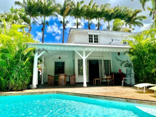 Villa Sisley 2 chambres piscine privée plage à 100 m — 4-Star Luxury Hotel in Sainte-Rose, Guadeloupe