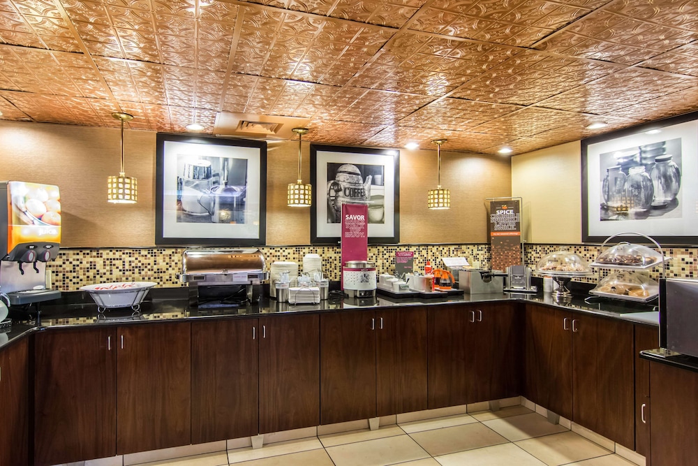 Hampton Inn South Hill - photo 59