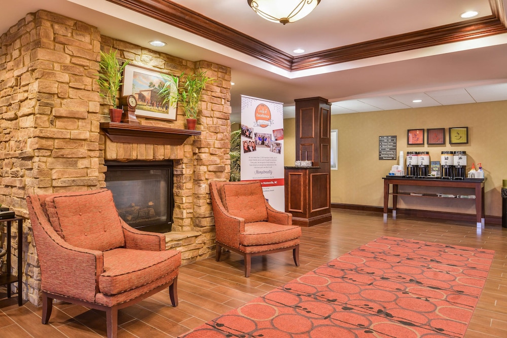 Hampton Inn Statesville - photo 3