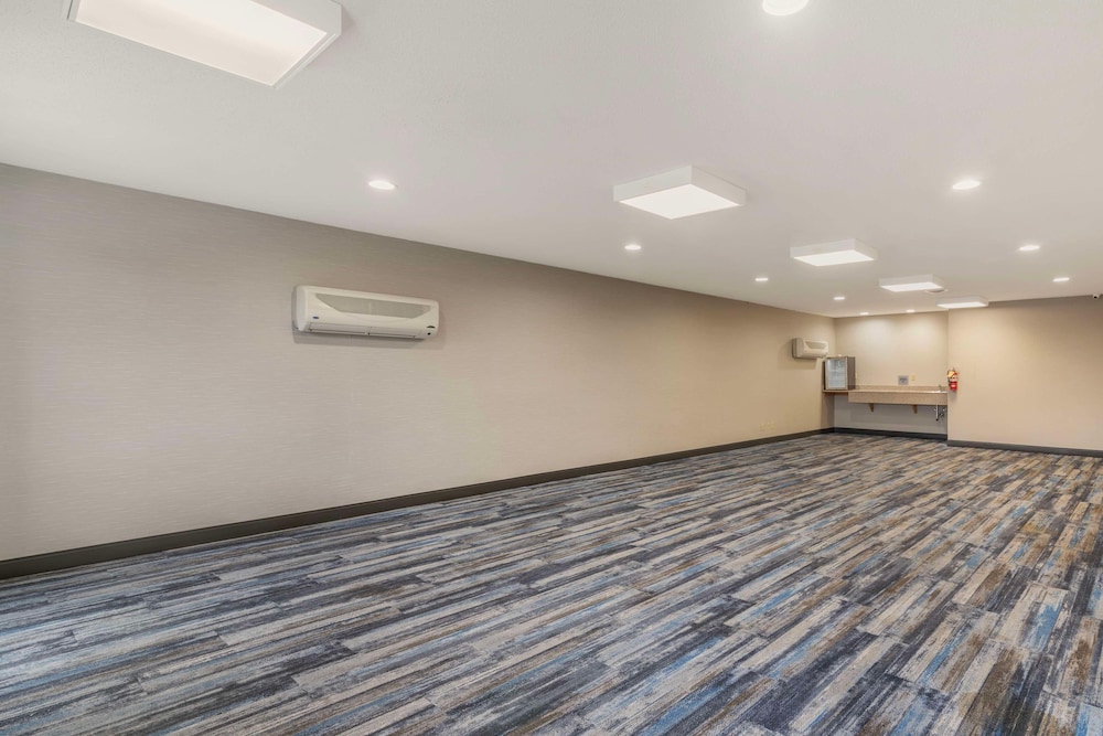 Best Western Liverpool Syracuse Inn & Suites - photo 25